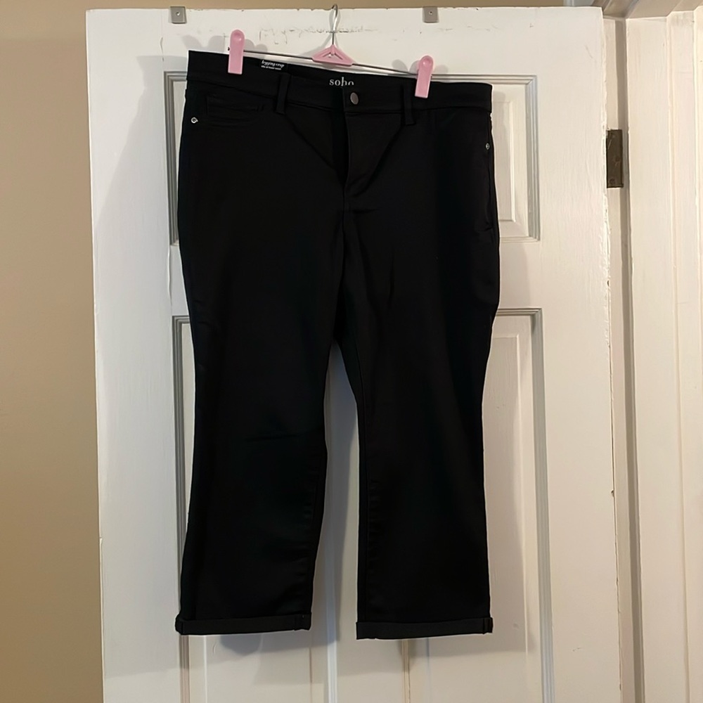 New York & Co black cropped legging